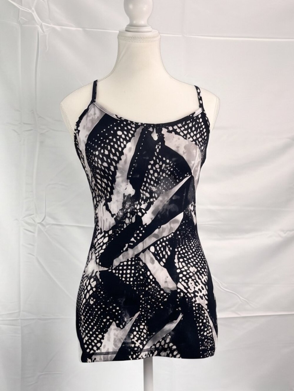 LULULEMON Power Y Tank | Static Mist White Black | Size 4 NWT